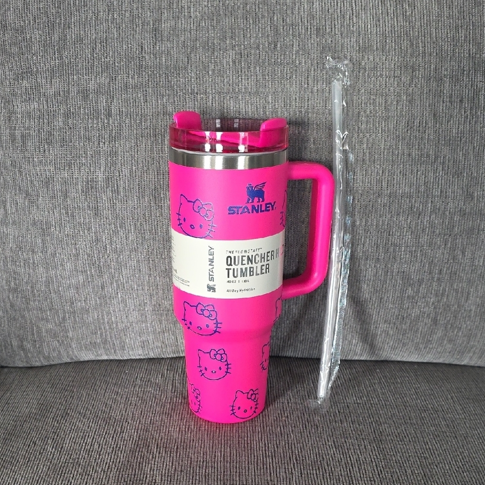 Stanley Hello Kitty Hot Pink Quencher H2.0 Tumbler with Straw, 40oz., New - Picture 2 of 10